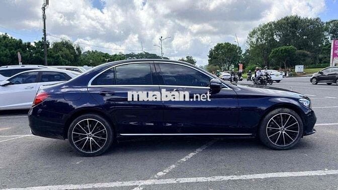 Mercedes-Benz C200 Exclusive 2021 Xanh/kem