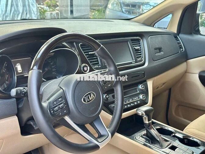 Kia Grand Sedona 7 chỗ Tự động Xăng Đen