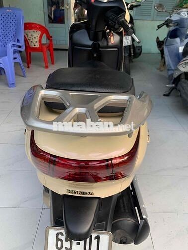 Honda Lead 110 Vàng kem Rất mới