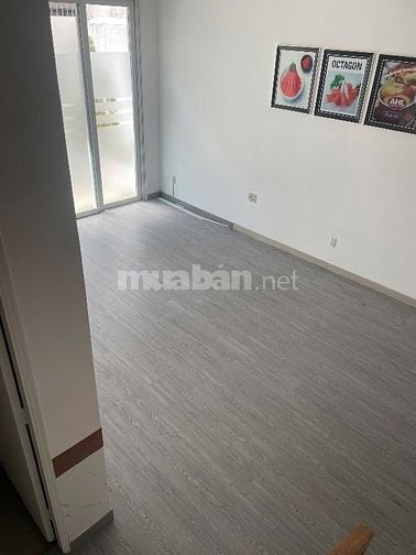 Nhà Gần Làng Đại Học B .Phuớc Kiển , Dt: 7x15 . 3 lầu . giá : 18tr/th