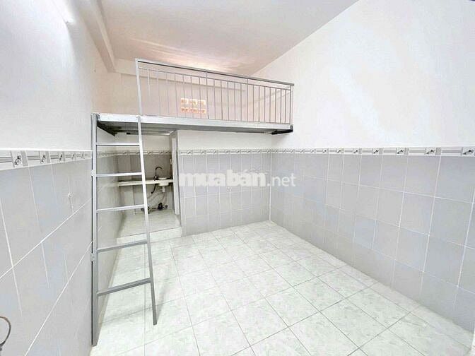 Phòng có gác giá rẻ ở Lê Văn Khương gần CVPMQT, ĐH Nguyễn Tất Thành