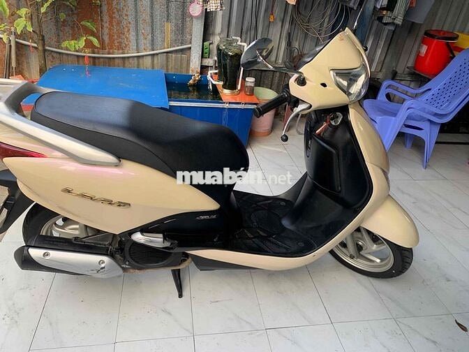 Honda Lead 110 Vàng kem Rất mới