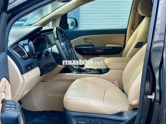 Kia Grand Sedona 7 chỗ Tự động Xăng Đen