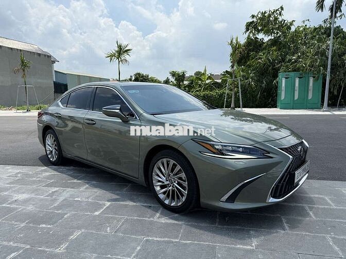 Lexus ES 250 2023 Xám 25.000 km