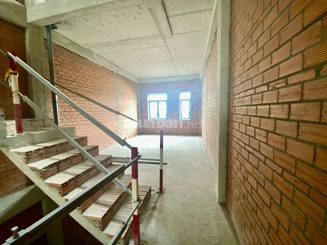Bán căn nhà phố BCONS ngang 4m hàng hiếm kế Làng đại học Quốc Gia