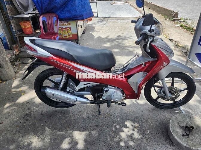 Honda Future Fi Đỏ Bạc Xăng