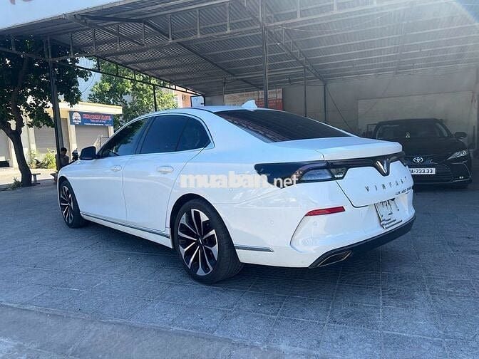 VinFast Lux A2.0 Premium 2019 Trắng 96.000 km