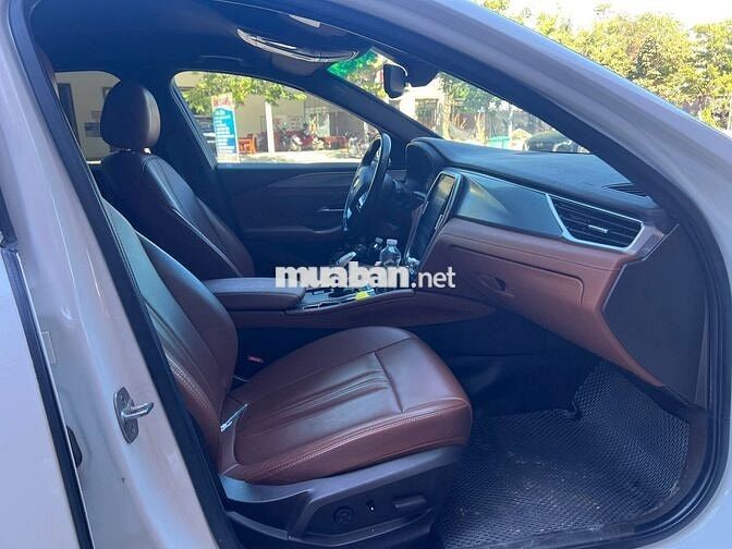 VinFast Lux A2.0 Premium 2019 Trắng 96.000 km
