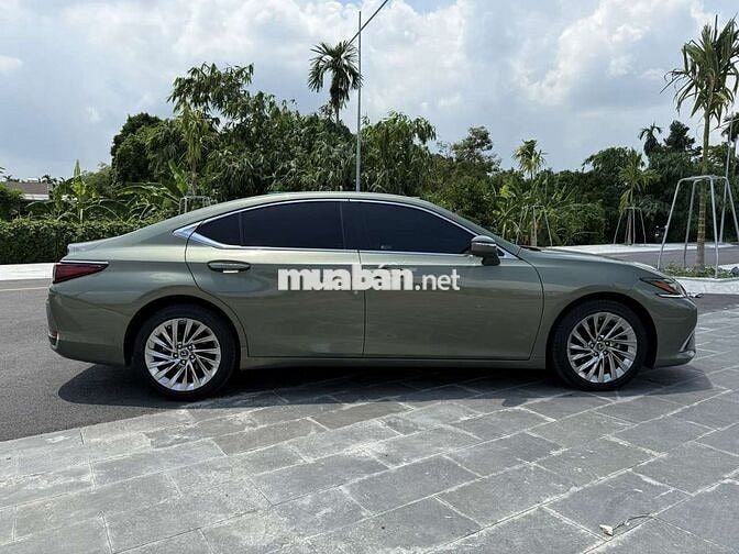 Lexus ES 250 2023 Xám 25.000 km