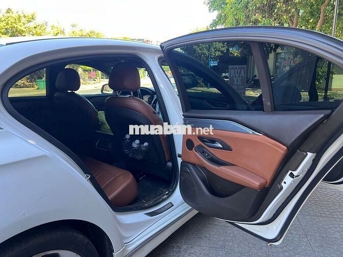 VinFast Lux A2.0 Premium 2019 Trắng 96.000 km