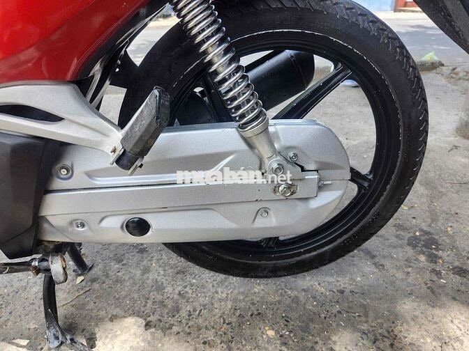 Honda Future Fi Đỏ Bạc Xăng