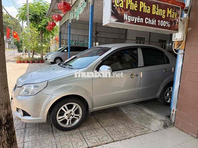 Chevrolet Aveo 2016 Bạc 5 chỗ