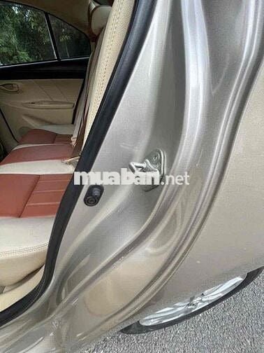 Toyota Vios Vàng cát Việt Nam