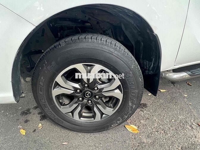 Mazda BT-50 Trắng