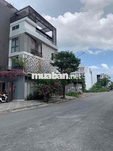 11 Tỷ – Quận 7 - Nhà 3 Tầng 90m² - Đường 10m - View Sông - KDC Phú Mỹ