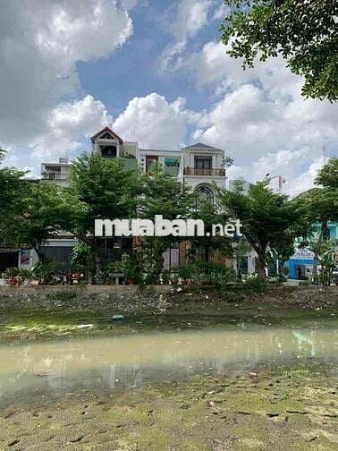 11 Tỷ – Quận 7 - Nhà 3 Tầng 90m² - Đường 10m - View Sông - KDC Phú Mỹ