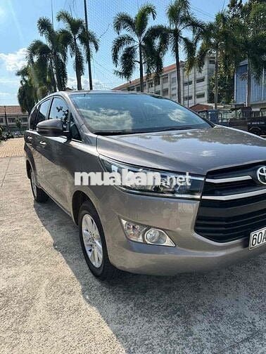 Toyota Innova 2018 Số sàn Xám