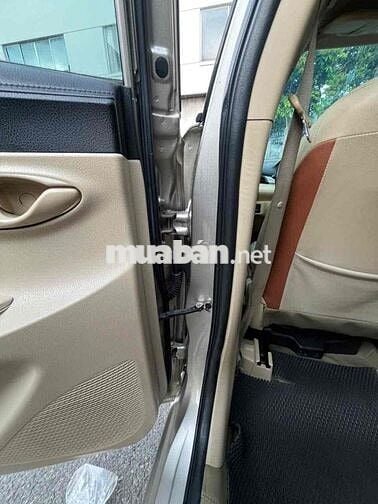 Toyota Vios Vàng cát Việt Nam