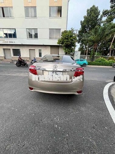 Toyota Vios Vàng cát Việt Nam