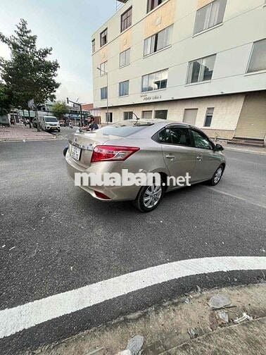 Toyota Vios Vàng cát Việt Nam