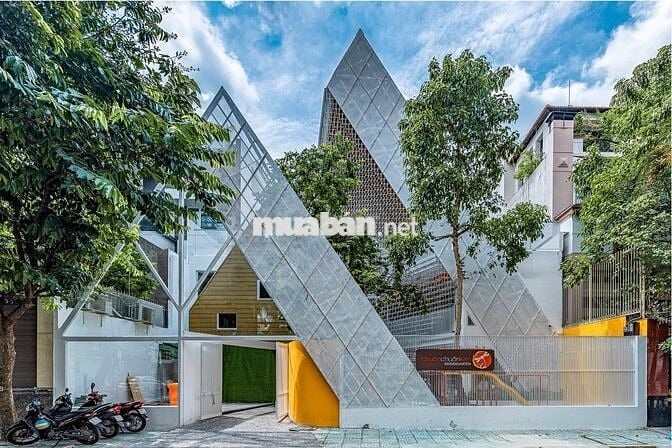 Cho thuê nhà nguyên căn hẻm 456/29 Cao Thắng. DT: 4,5 x 18m, 3 lầu . 