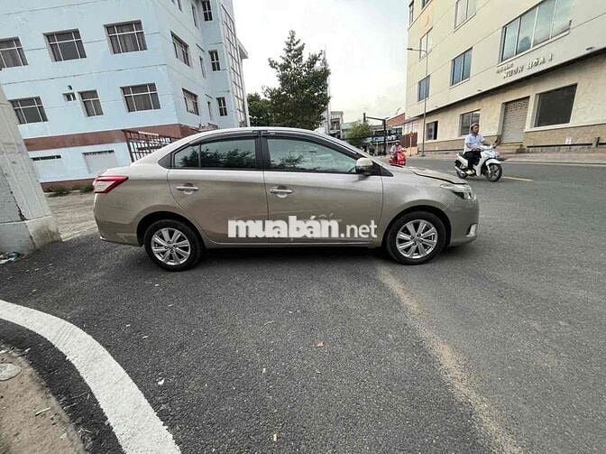 Toyota Vios Vàng cát Việt Nam
