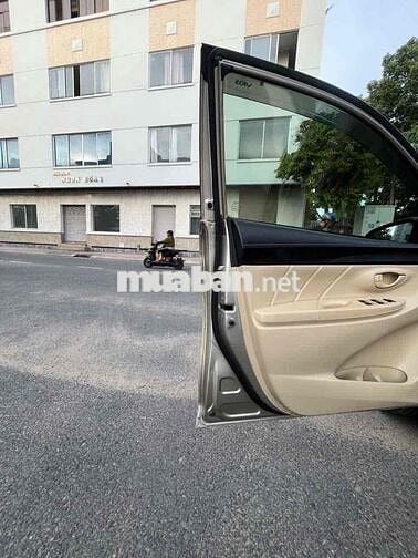 Toyota Vios Vàng cát Việt Nam