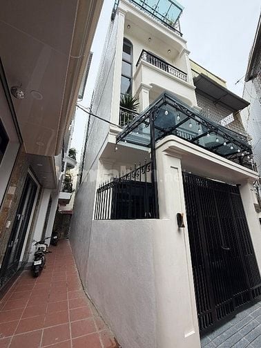 Nhà 10 m ra Hồ Sen 55m2 4 tầng giá 6.5 tỷ