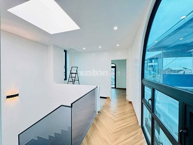 Nhà 10 m ra Hồ Sen 55m2 4 tầng giá 6.5 tỷ