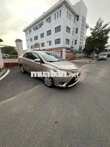 Toyota Vios Vàng cát Việt Nam