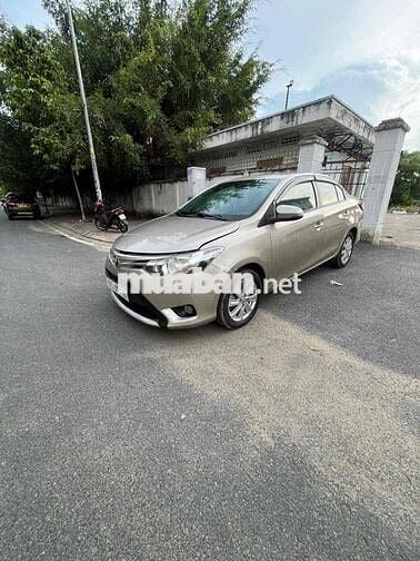 Toyota Vios Vàng cát Việt Nam
