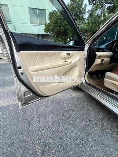 Toyota Vios Vàng cát Việt Nam