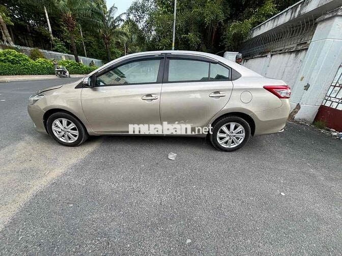 Toyota Vios Vàng cát Việt Nam