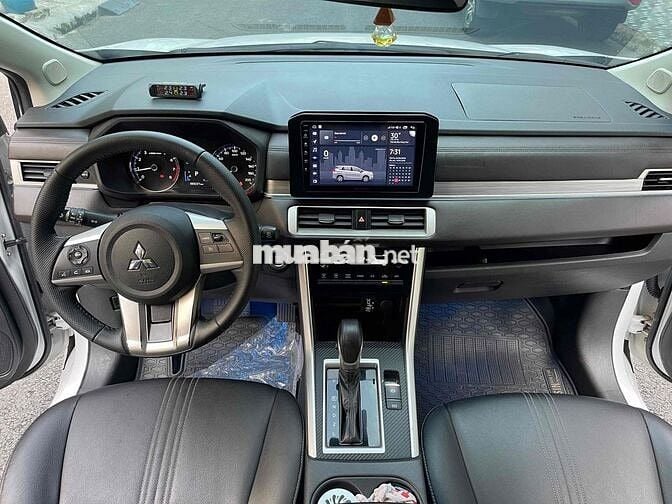 Mitsubishi Xpander Premium 2023 Trắng 7 chỗ