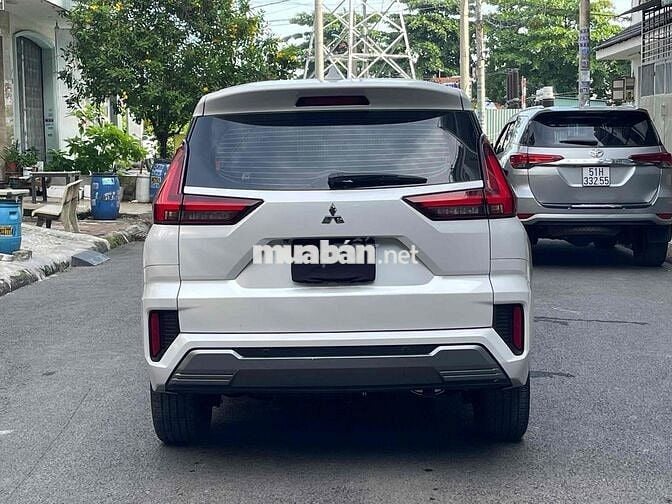 Mitsubishi Xpander Premium 2023 Trắng 7 chỗ