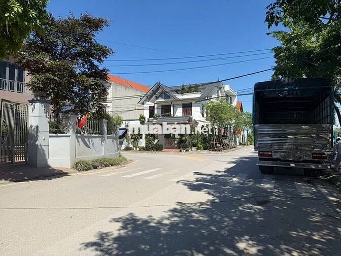 Đất đẹp Giá Đầu tư ô tô vào đất, 20m ra hồ điều hòa Đại Đồng Đại Mạch