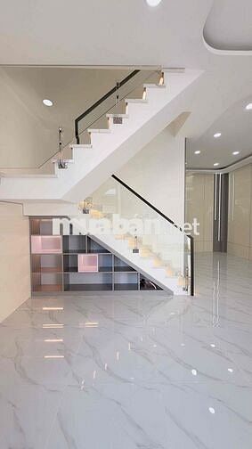 em bán nhà chính chủ Thạnh Xuân 21 1 / hẻm ô tô