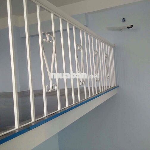 phòng 25m2 đối diện cổng chợ Hoàng Hoa Thám