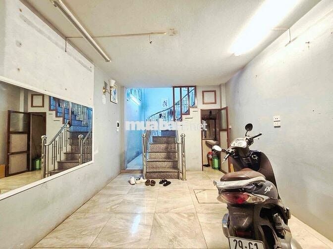 Phân lô phố Trịnh Đình Cửu ô tô đỗ cửa 35m2 x5T giá nhỉnh 6 tỷ sổ đỏ C