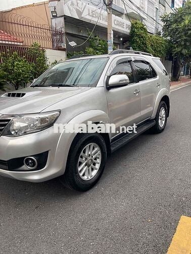 Toyota Fortuner 2014 2.5G 4x2 - 140000 km
