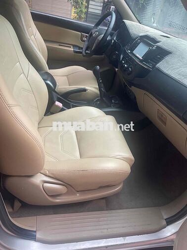 Toyota Fortuner 2014 2.5G 4x2 - 140000 km