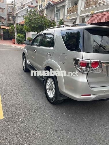 Toyota Fortuner 2014 2.5G 4x2 - 140000 km