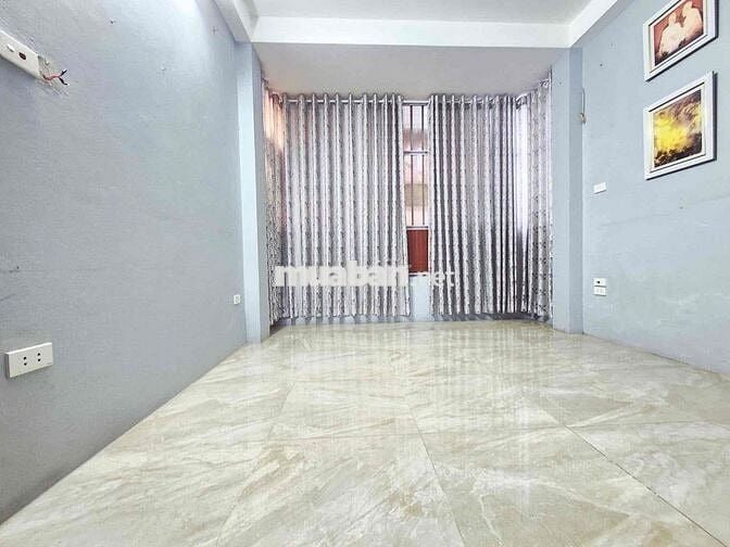Phân lô phố Trịnh Đình Cửu ô tô đỗ cửa 35m2 x5T giá nhỉnh 6 tỷ sổ đỏ C
