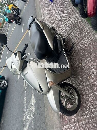Honda Lead 110cc 2012 bs 59m1-26822