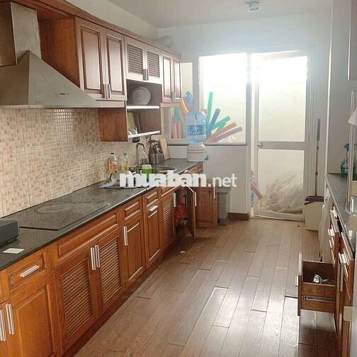 Cần bán căn hộ chung cư Thế Hệ Mới q1, căn hộ tầng cao, 2 ban công lớn