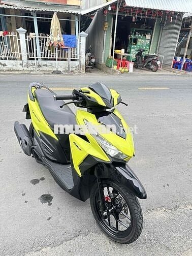 Honda Vario 150 2017 Vàng chanh