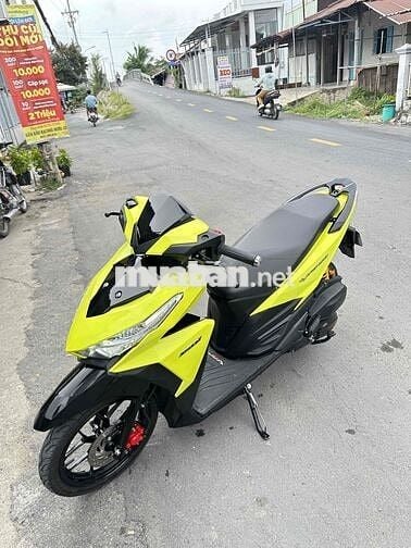 Honda Vario 150 2017 Vàng chanh