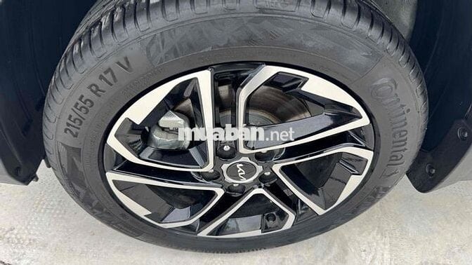 KIA Carens 1.5G Luxury 2024 7 chỗ Trắng
