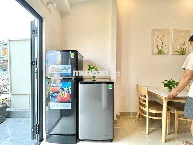 TRỐNG PHÒNG BAN CÔNG TÁCH BẾP ĐẦY ĐỦ NỘI THẤT NGAY PHAN VĂN HỚN