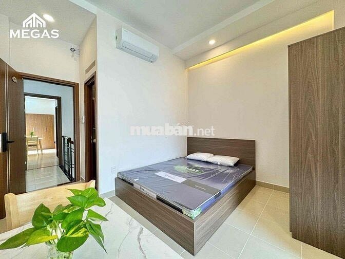 TRỐNG PHÒNG BAN CÔNG TÁCH BẾP ĐẦY ĐỦ NỘI THẤT NGAY PHAN VĂN HỚN